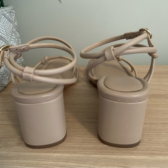 Marc Fisher
Women's Gurion Square Toe Dress Sandals in Nude, size 6.5 - Picture 5 of 6